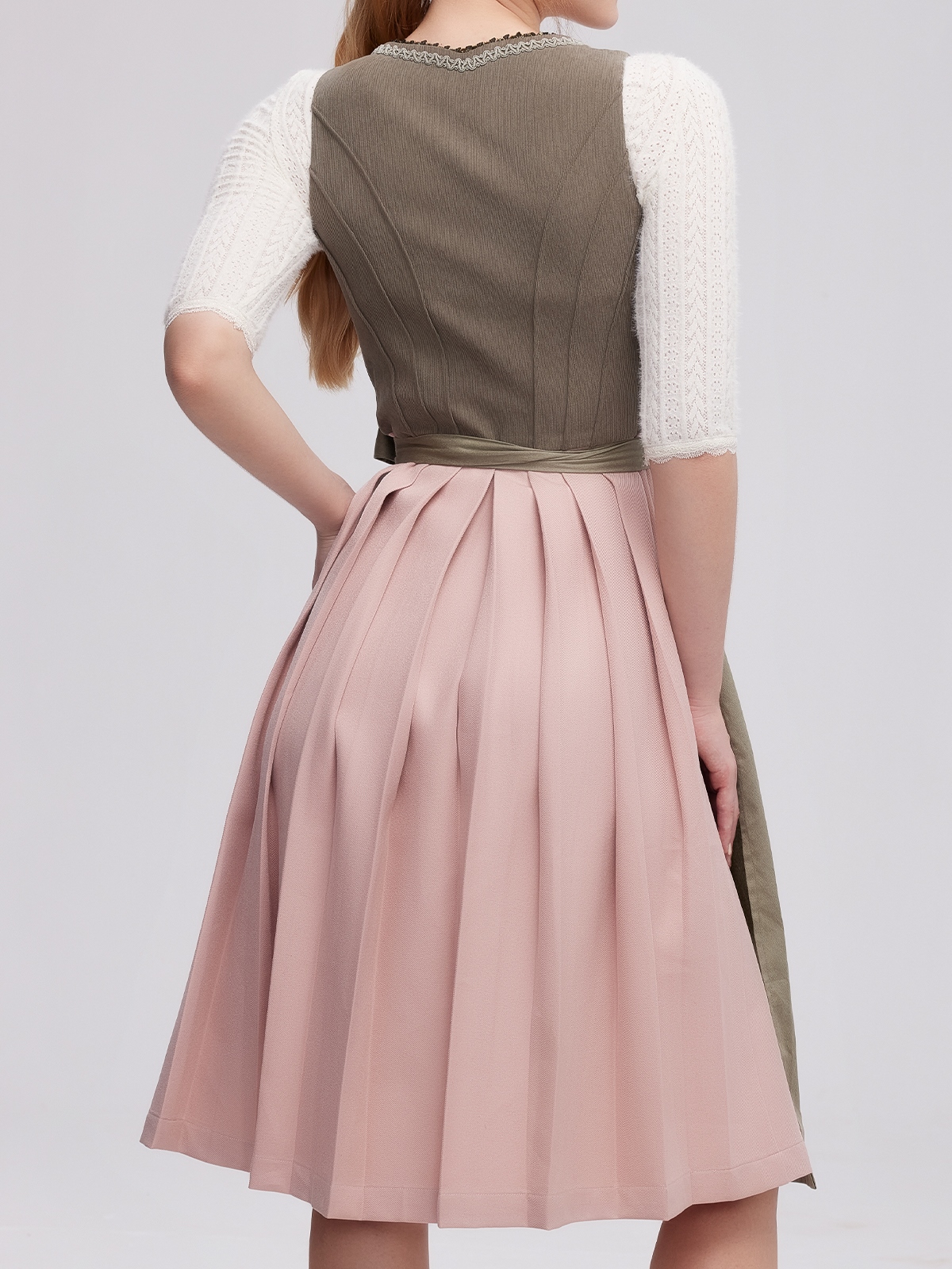 Elegante Dirndl Langarmbluse in Grün