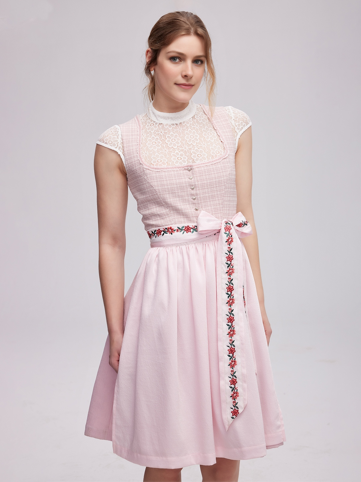 Dirndl in Rosa mit Samtoptik