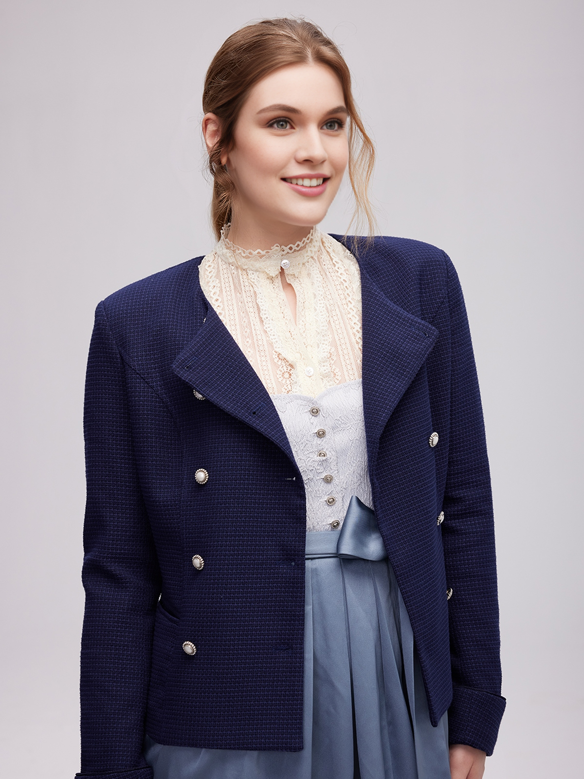 Modernes Dirndl in Blau