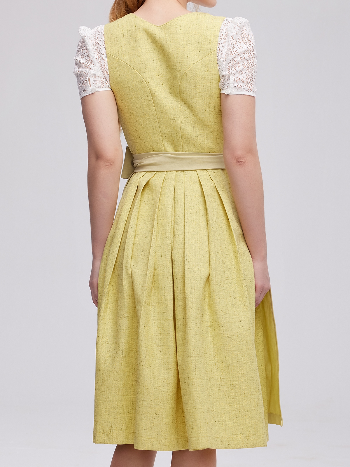 Dirndl in Gelb – ein strahlender Hingucker