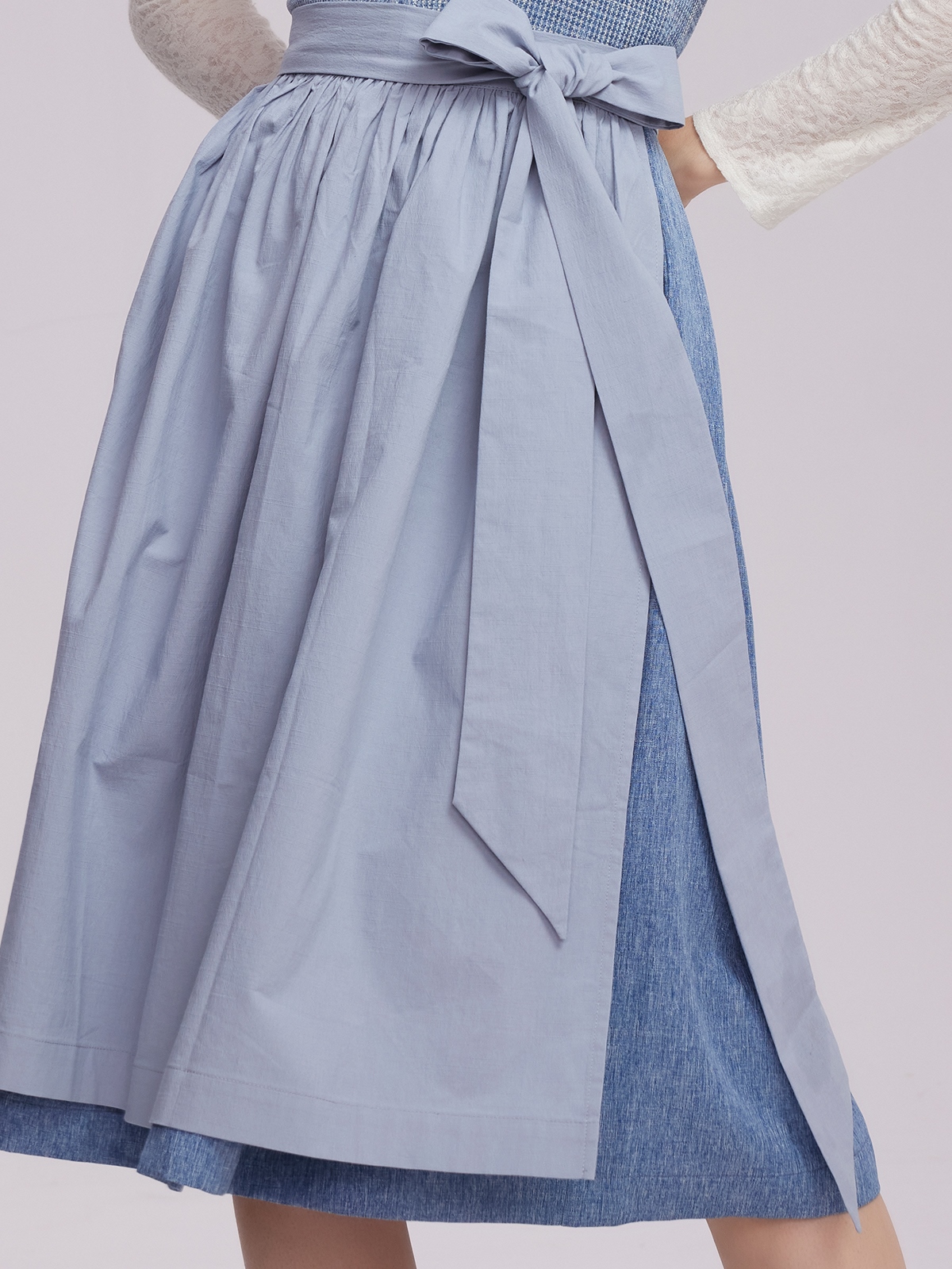 Modernes Dirndl in Blau von Ehreer