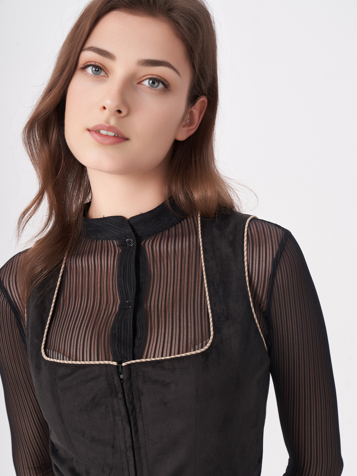 Dirndl mit Herzausschnitt in Schwarz