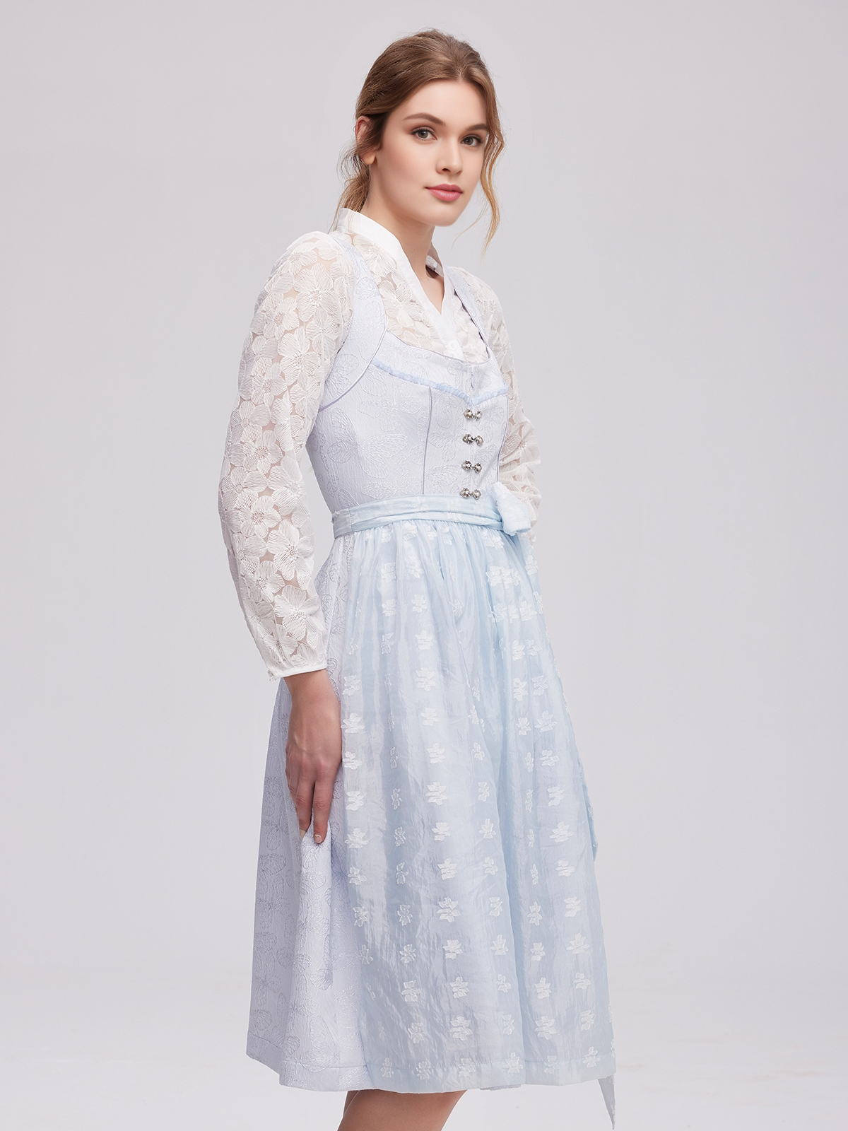 Modernes Dirndl in Blau