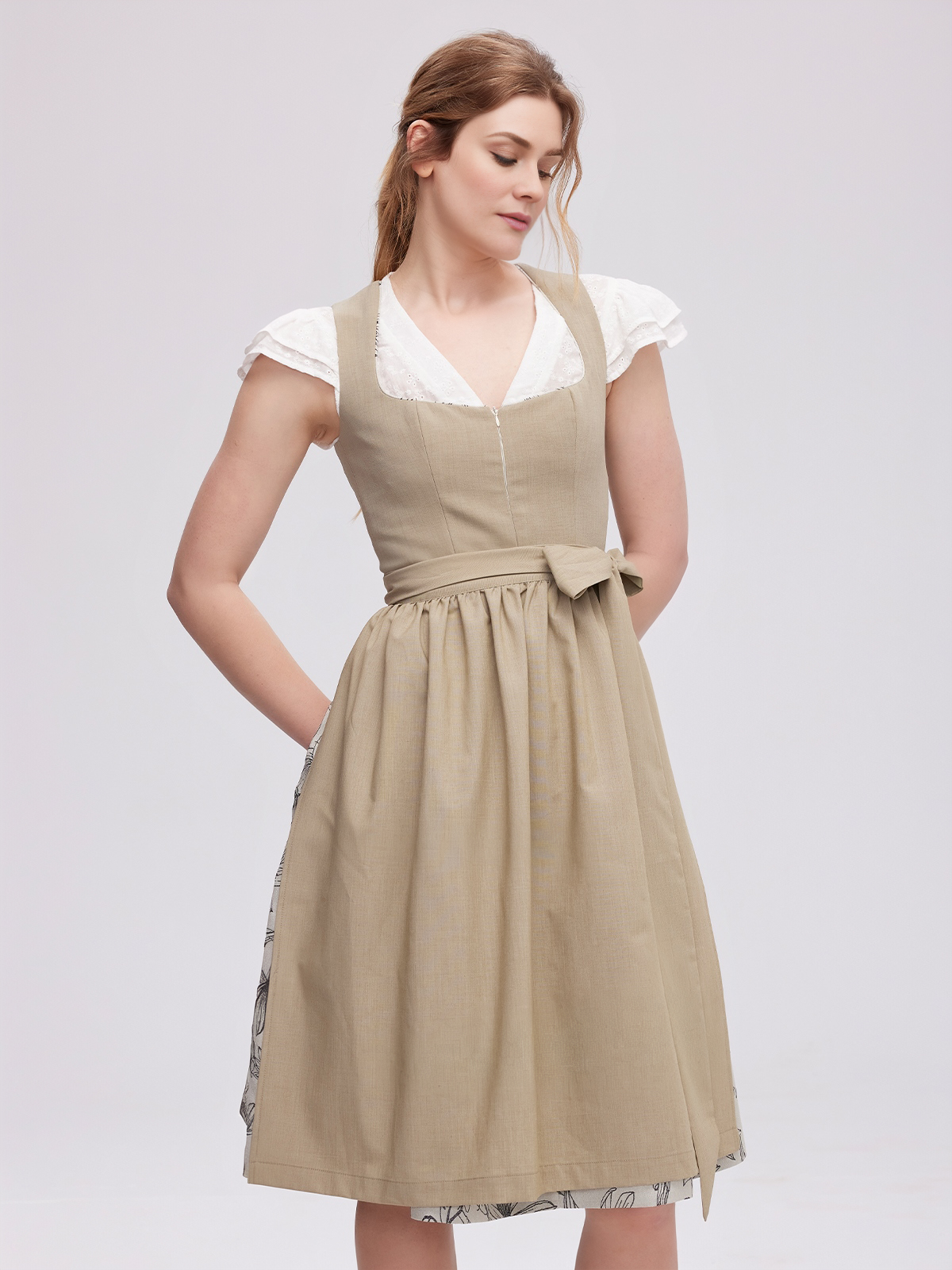 Dirndl rot grün