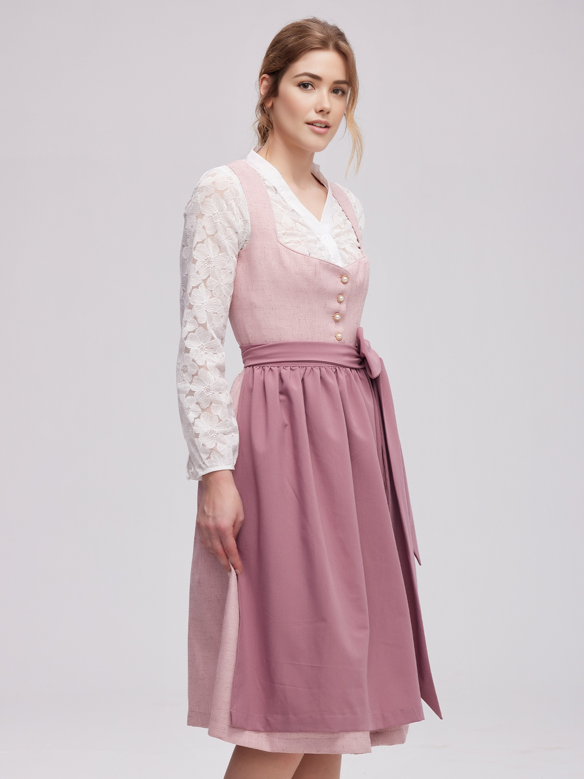 Traumhaftes rosa Dirndl mit Spitzendekor