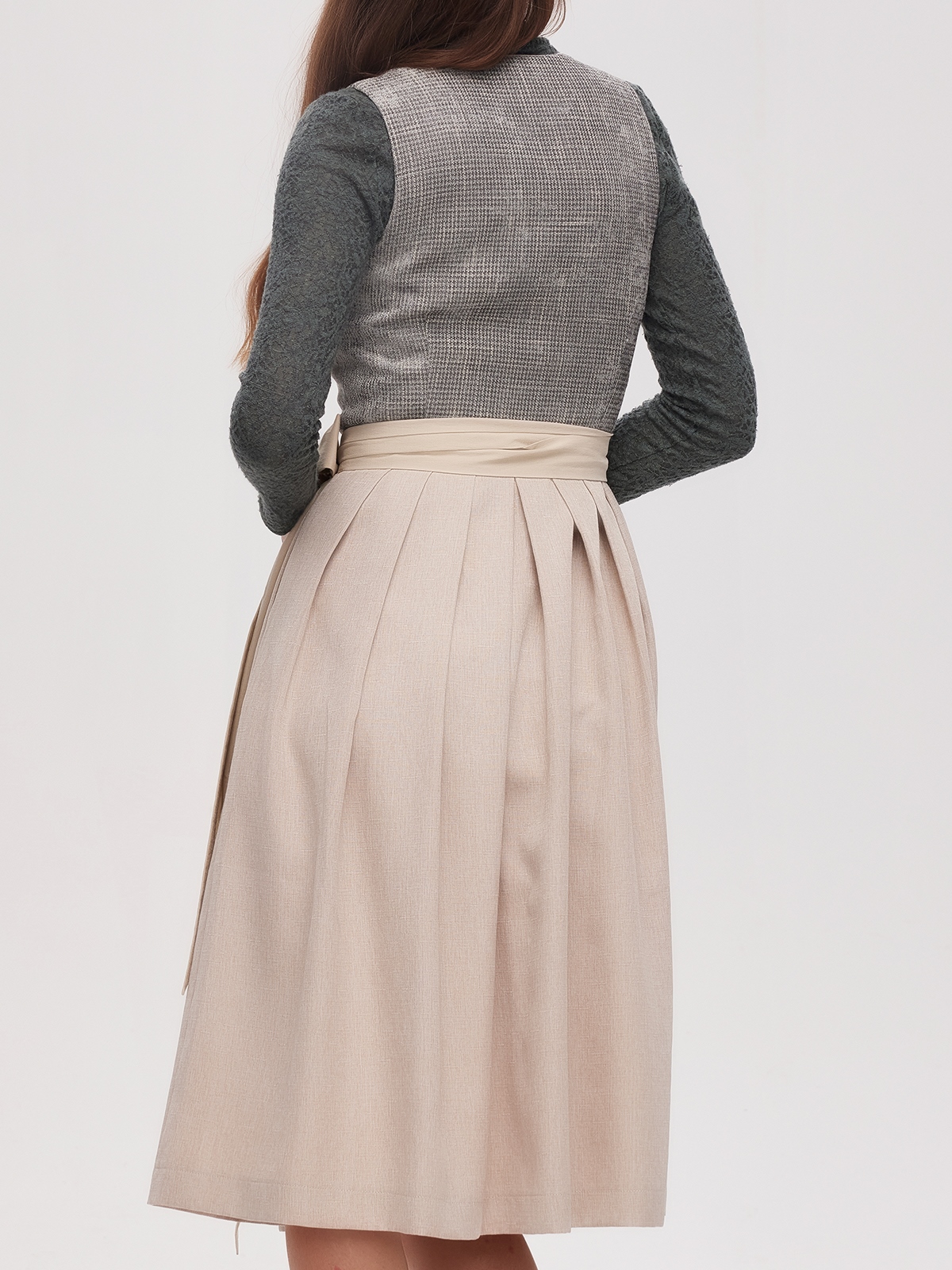 Traditionelles Dirndl in Grün