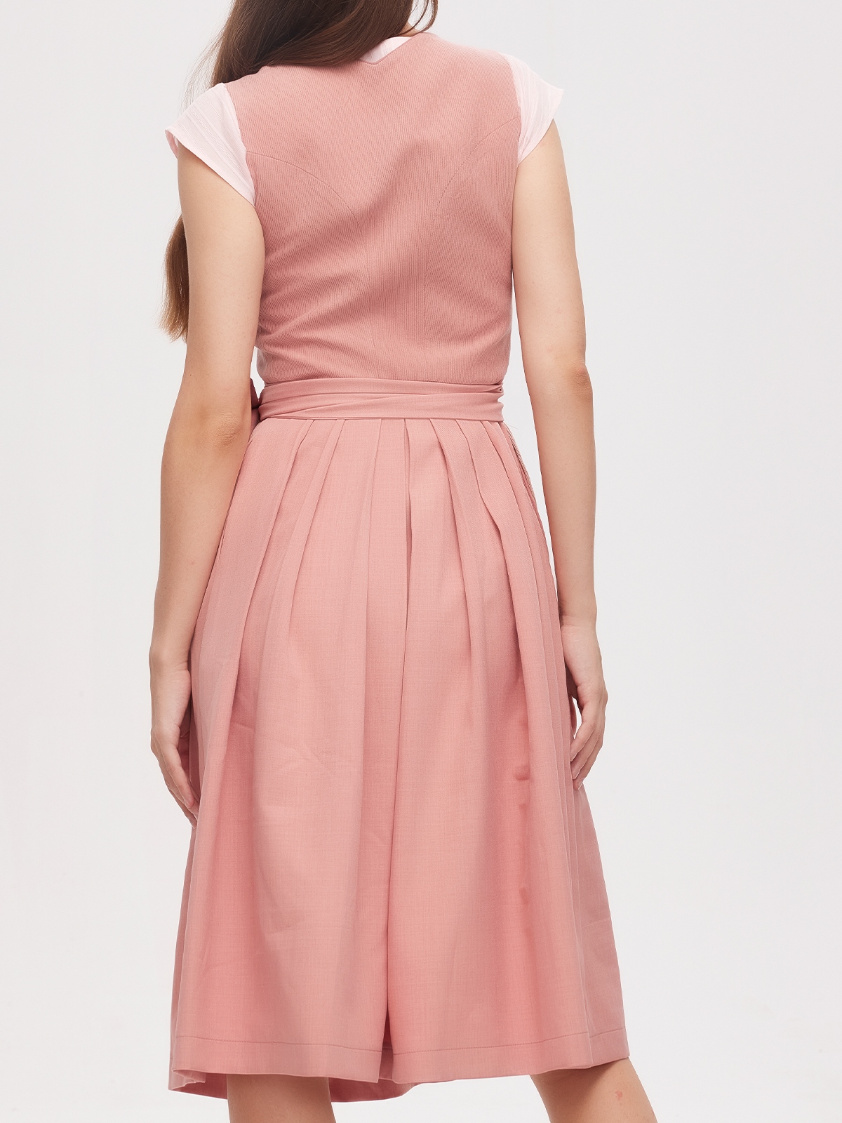 Dirndlbluse mit Lochausschnitt in Rosa