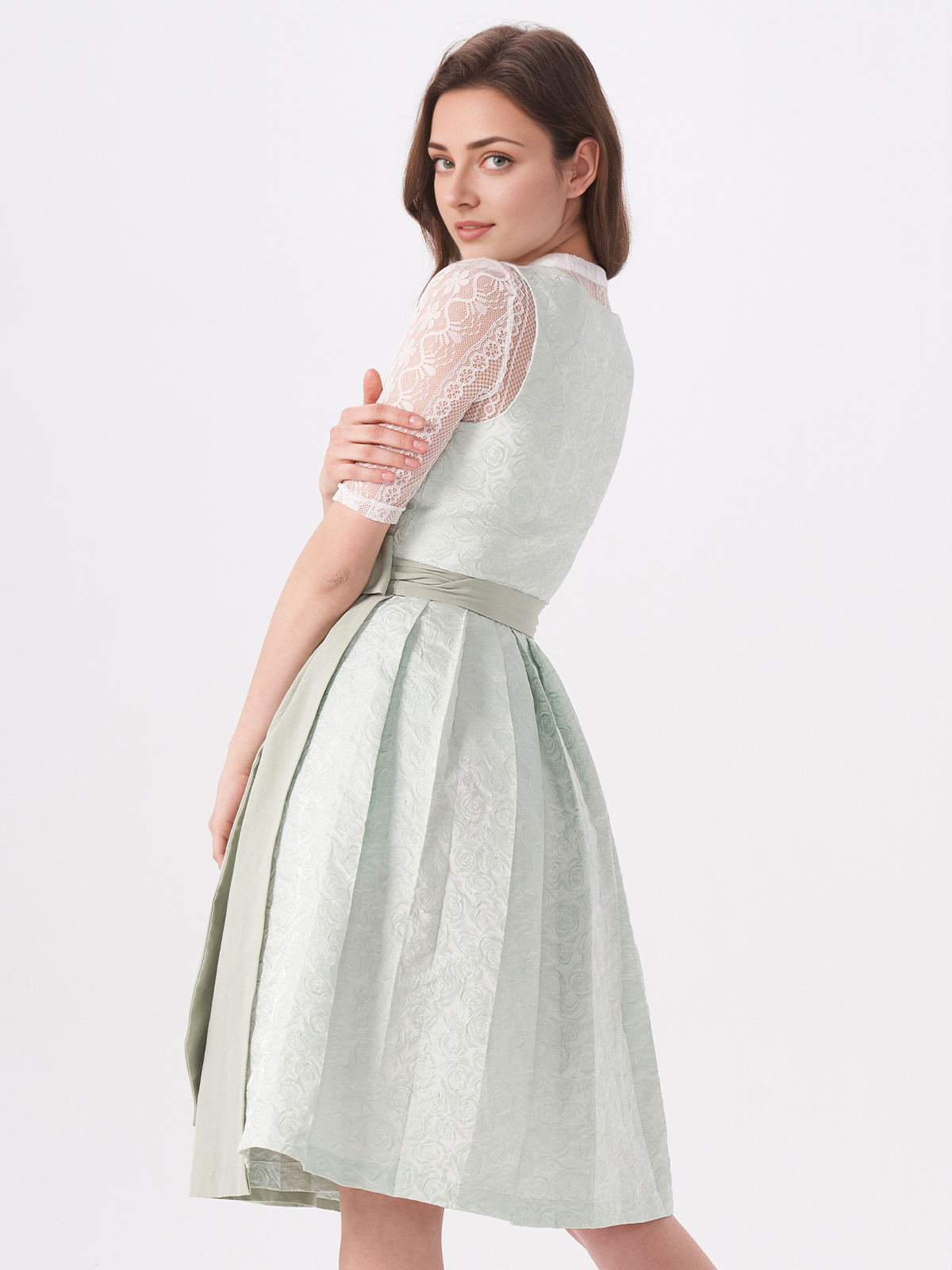 Dirndl in Grün mit traditionellem Schnitt