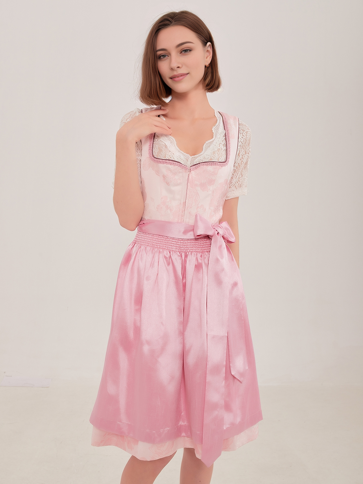 Dirndl Hellblau Samt – Eleganz in Blau