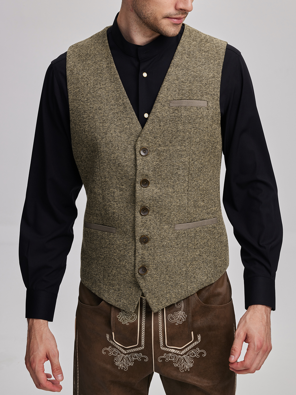 Modernes Dirndl in Gelb