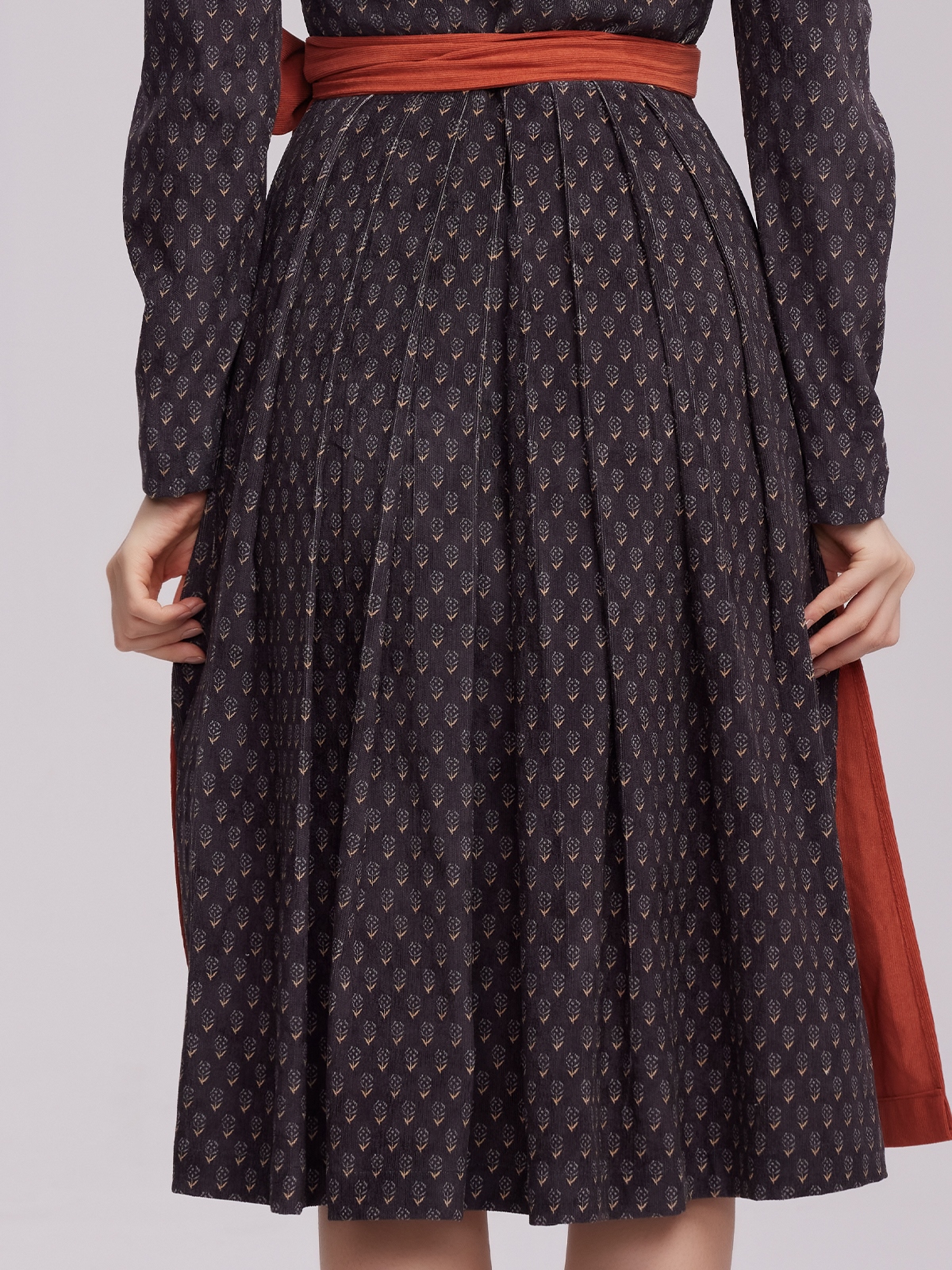 Dirndl Bluse Ärmellos in Schwarz