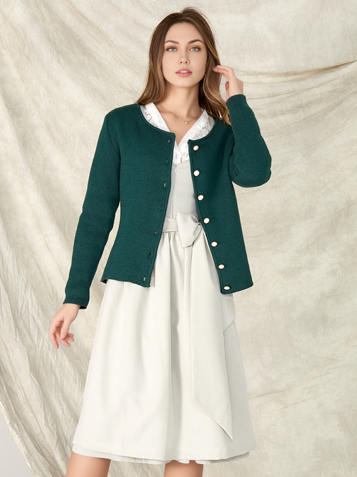 Modernes Dirndl in Grün