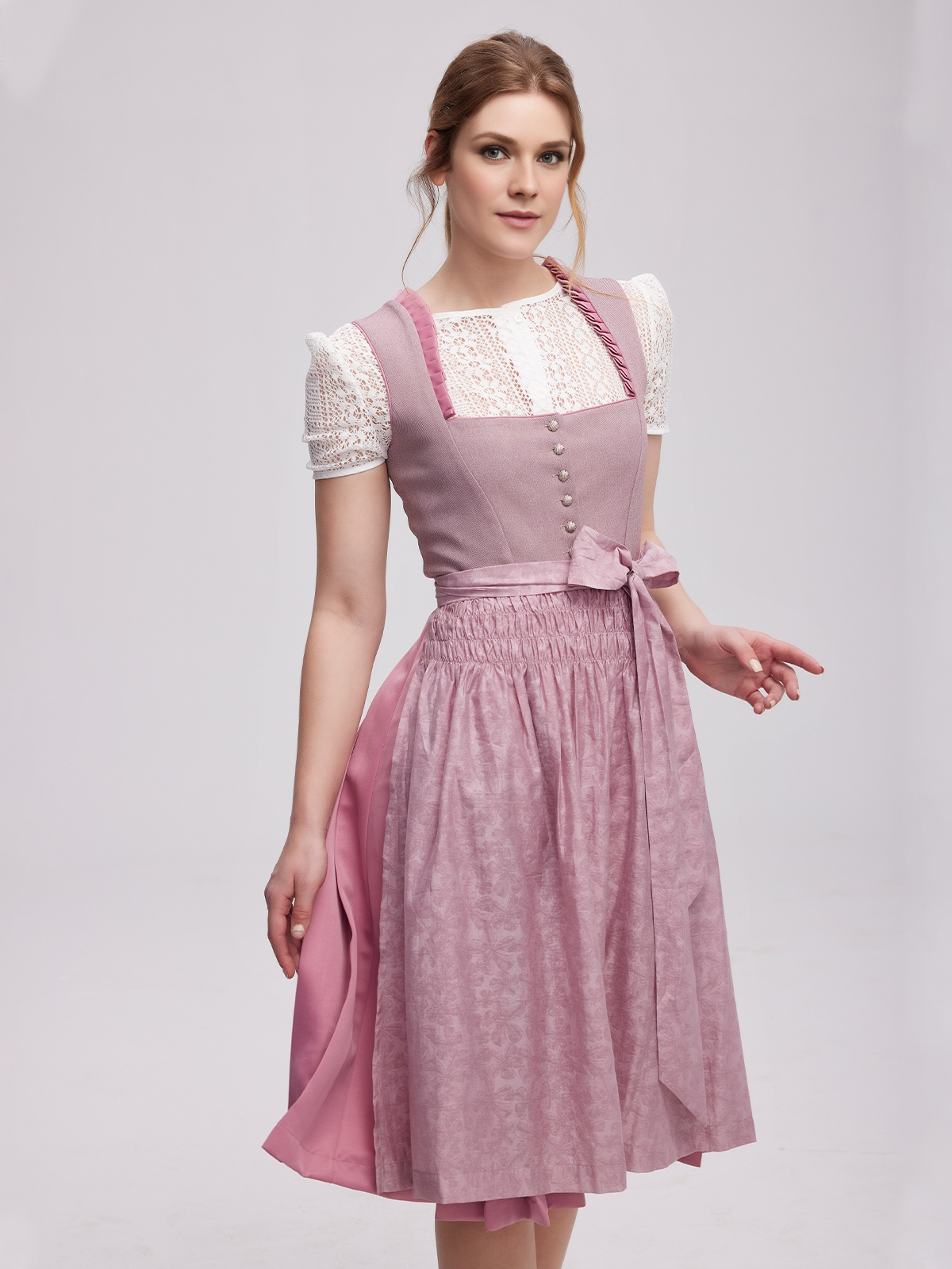 Grünes Dirndl Damen mit floralen Details