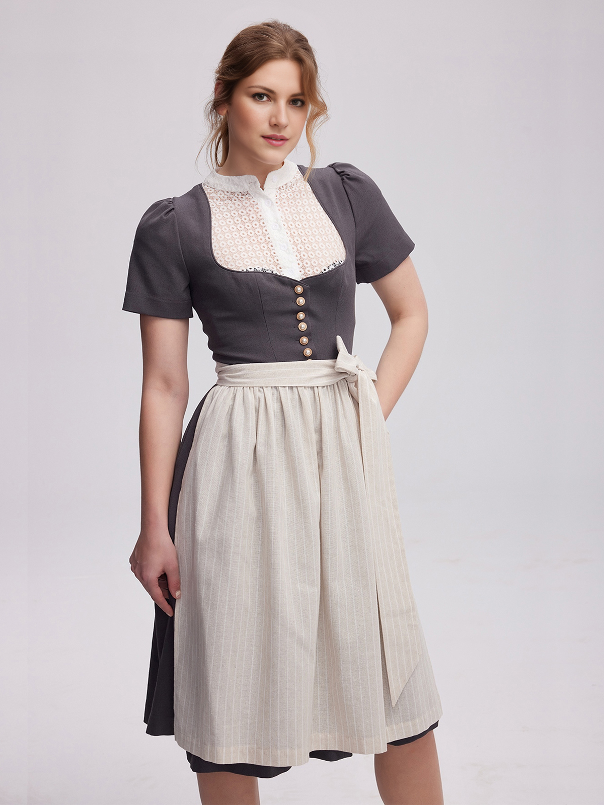 Dirndl Rot Samt in eleganter Ausführung