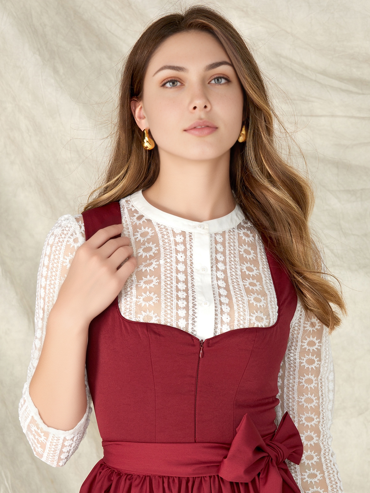 Stilvolles langes Dirndl in Rot