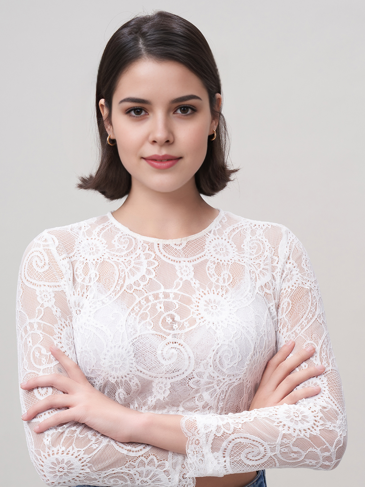 Elegantes weißes Ja Mei Dirndl mit Spitzenbluse