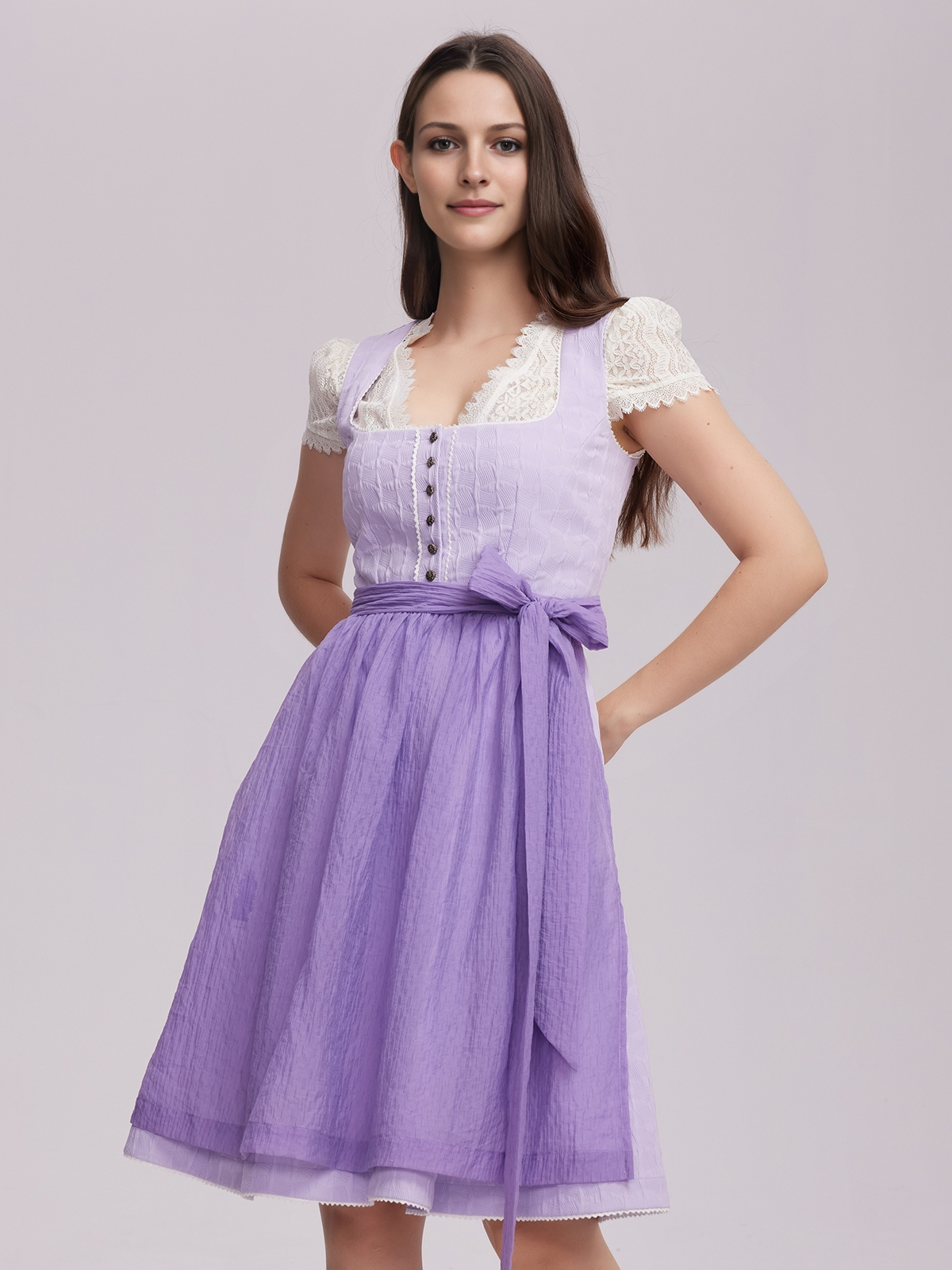 Dirndl Blau Spitze mit romantischer Spitzenverzierung